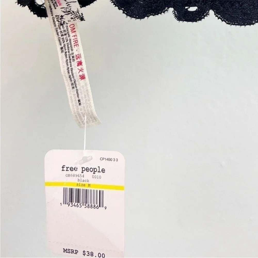 NWT Free People Intimately Reese Lace Bandeau Bralette in Black - Picture 8 of 9